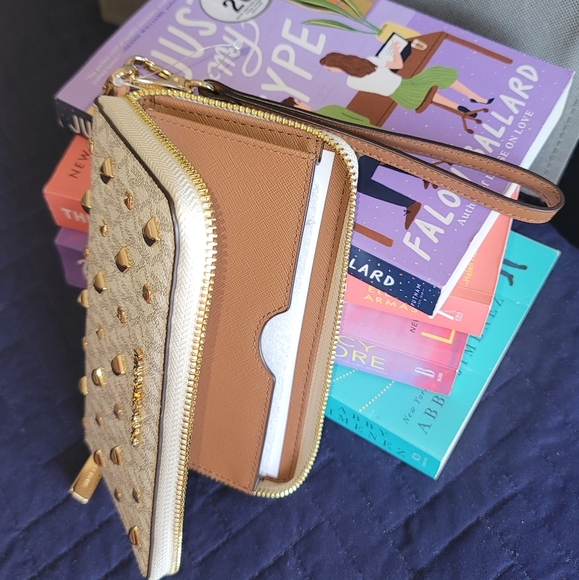 Michael Kors Studded Lg Phonecase Wristlet - Picture 4 of 4